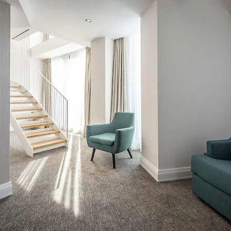 Hotel Hilton Garden Old Town 4*