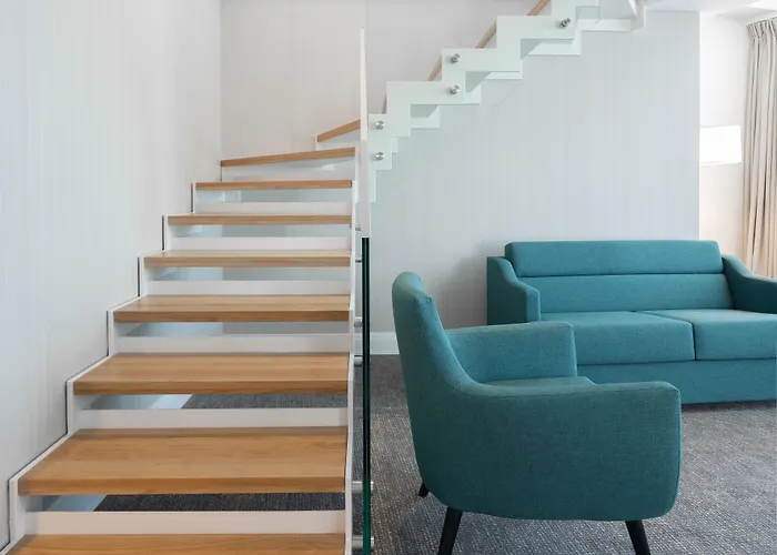 Hilton Garden Old Town 4*