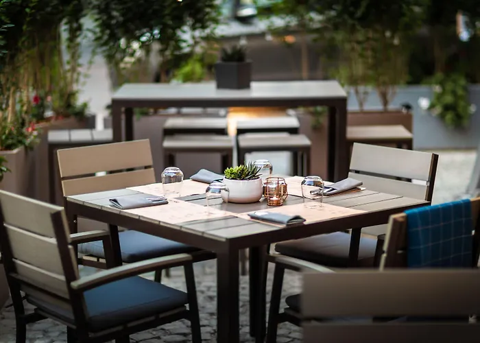 Hilton Garden Old Town Hotel 4*