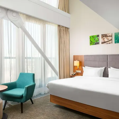 Hilton Garden Old Town 4*