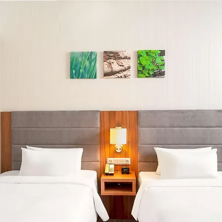 ホテル Hilton Garden Old Town 4*