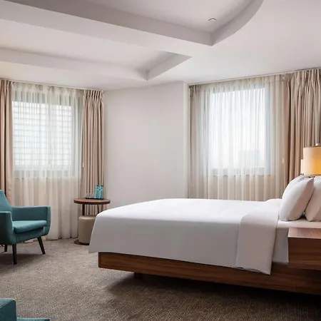 Hilton Garden Old Town Hotel 4*
