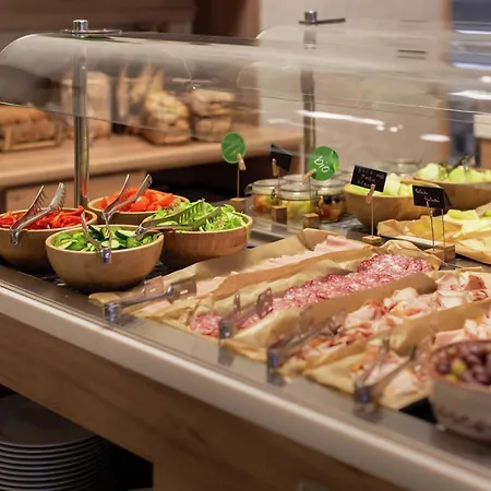 Hilton Garden Old Town 호텔