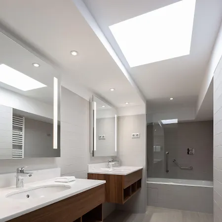 酒店 Hilton Garden Old Town 4*