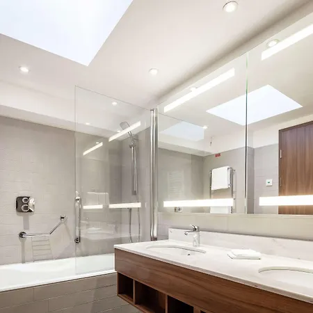 Hilton Garden Old Town 4* 부쿠레슈티