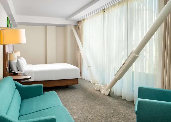 Hilton Garden Old Town 4*