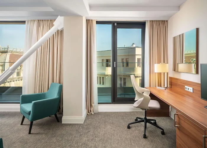 فندق Hilton Garden Old Town 4*