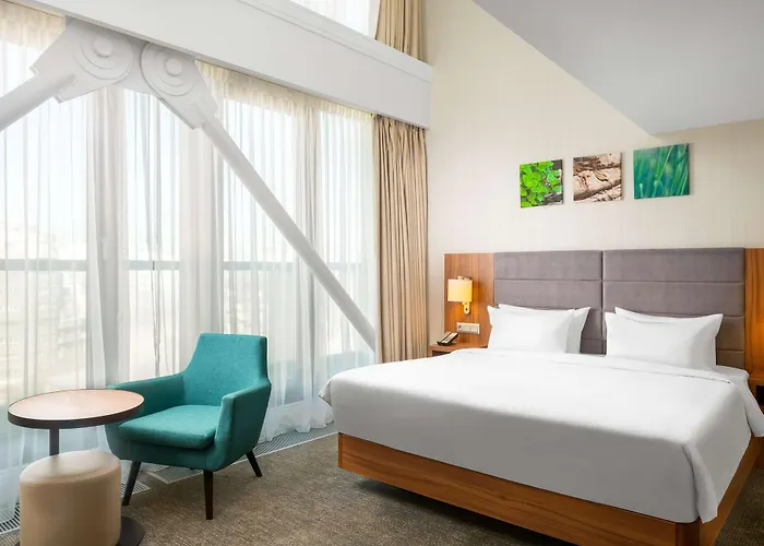 Hilton Garden Old Town 4*