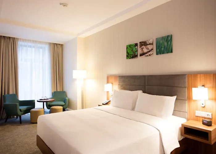 فندق Hilton Garden Old Town 4*