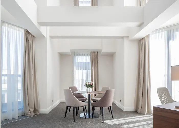 מלון Hilton Garden Old Town בוקרשט