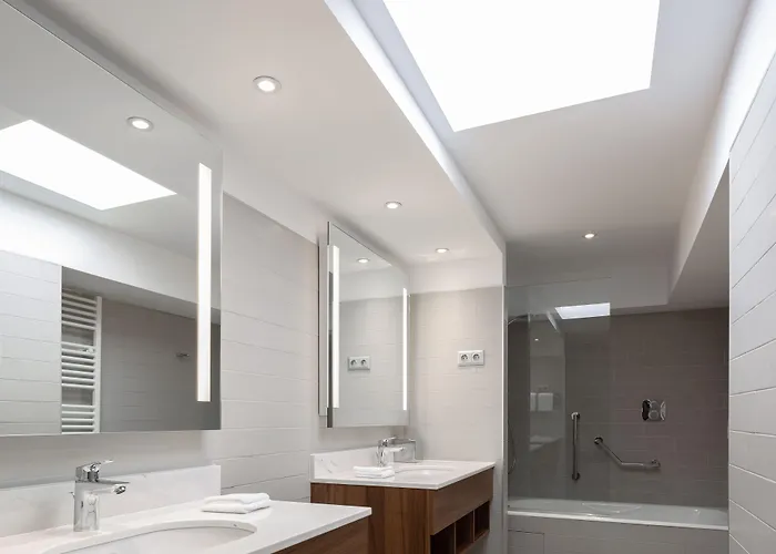 Hotel Hilton Garden Old Town 4*