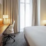 Hilton Garden Old Town Hotel 4*