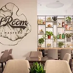 Hilton Garden Old Town Отель 4*