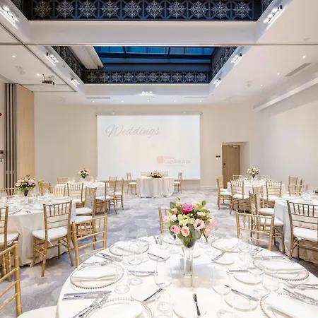 Hotell Hilton Garden Old Town 4*