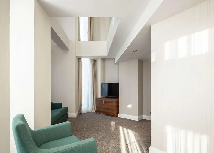 Hilton Garden Old Town 4*