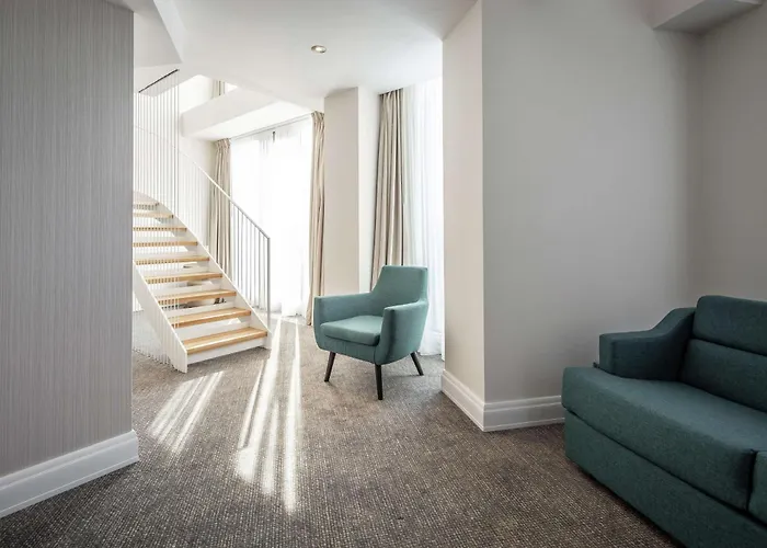 Ξενοδοχείο Hilton Garden Old Town 4*