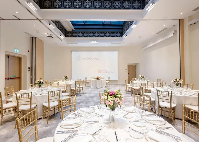 Ξενοδοχείο Hilton Garden Old Town 4*